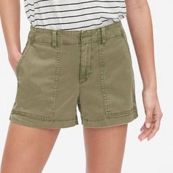 ✨Gap 3” Utility Shorts Olive Green✨ - Picture 1 of 7